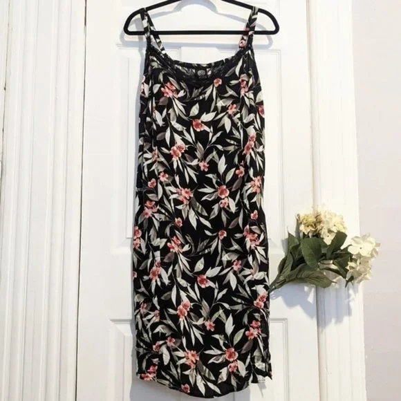 Bobeau Floral Dress Lace Trim Side Slit